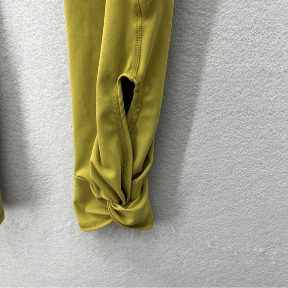 Fabletics Women's Thyme Oasis Pureluxe High Waisted Twist 7/8 Legging Size Large - Picture 2 of 7